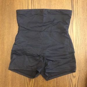 NWOT Flexees by Maidenform Shape-wear w/ Boy-short
